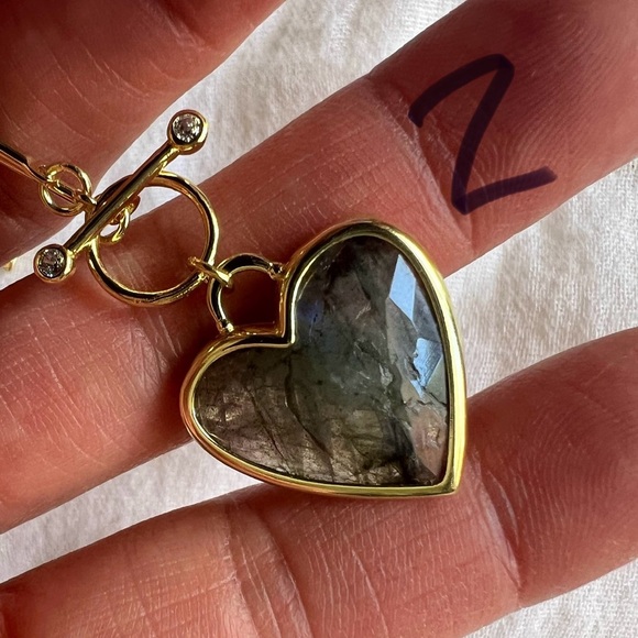 Choose from 10! 14k Subtle Flash Labradorite ❤️ Heart Toggle Necklace Pendant - Picture 6 of 15